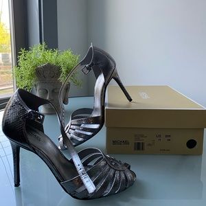 High heel SANDALS size 8M